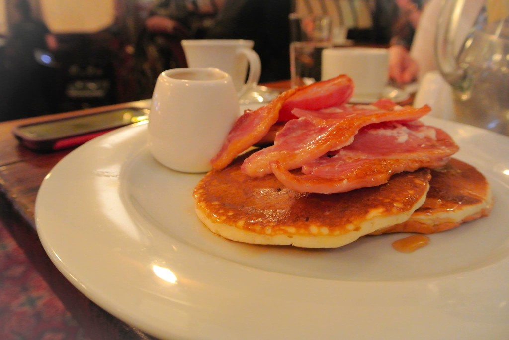 errigle inn belfast breakfast pancakes bacon maple syrup
