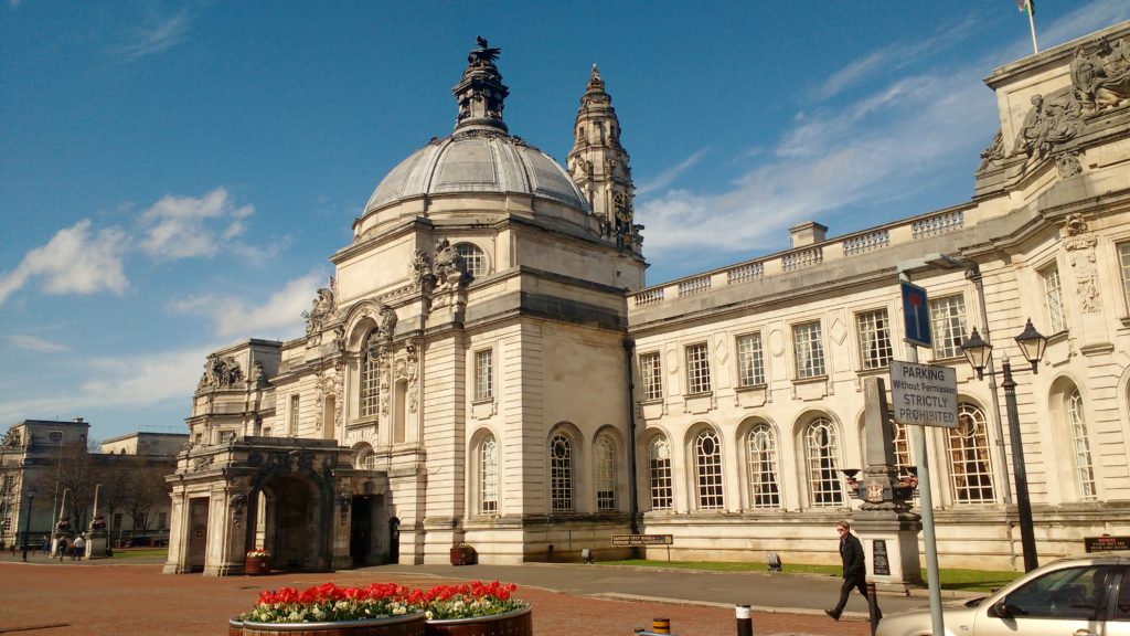 cardiff on foot city hall