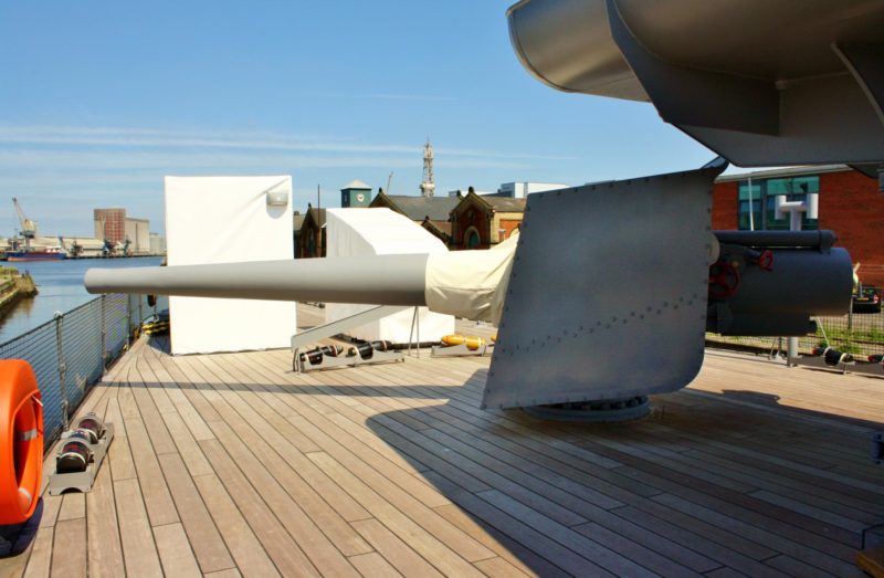 hms caroline belfast ship gun